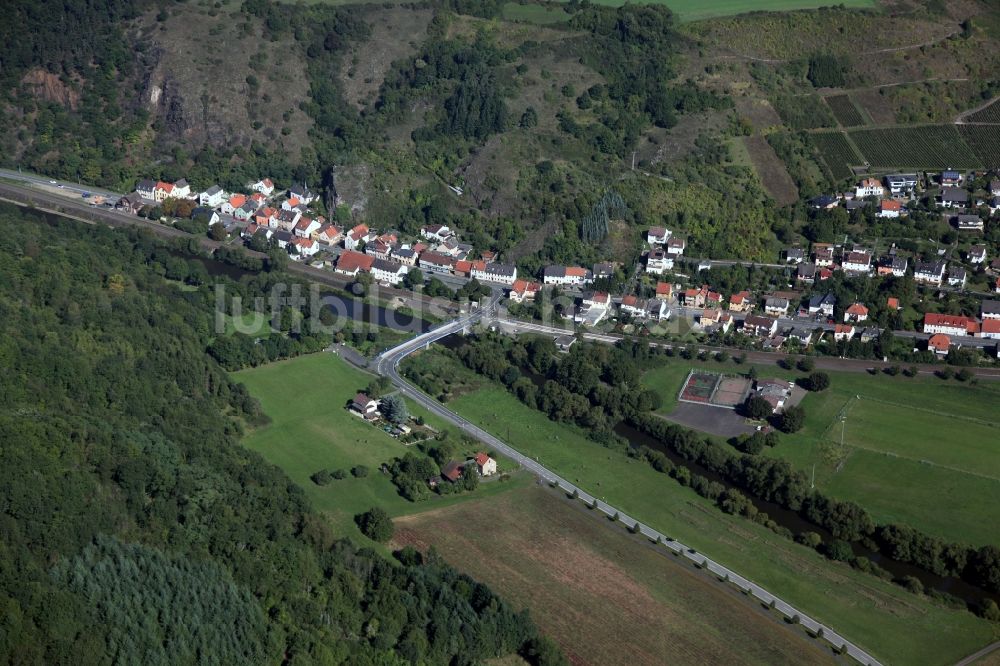 Martinsstein aus der Vogelperspektive: Ortsansicht von Martinstein Verbandsgemeinde Bad Sobernheim im Bundesland Rheinland-Pfalz