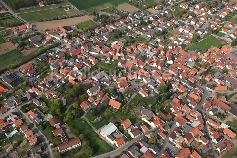 Mauchenheim von oben - Ortsansicht von Mauchenheim im Bundesland Rheinland-Pfalz