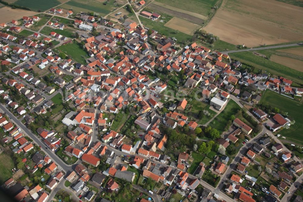 Mauchenheim von oben - Ortsansicht von Mauchenheim im Bundesland Rheinland-Pfalz