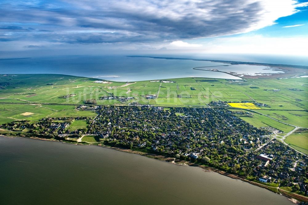 Sylt von oben - Ortsansicht an der Meeres-Küste in Keitum auf der Insel Sylt im Bundesland Schleswig-Holstein, Deutschland