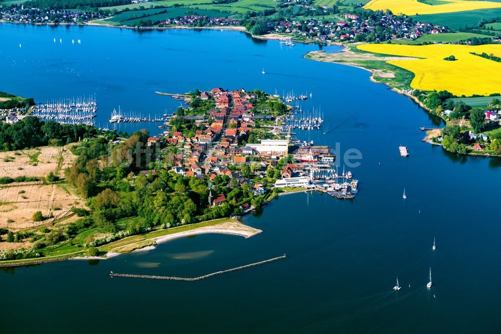 Arnis von oben - Ortsansicht an der Meeres-Küste der Ostsee in Arnis im Bundesland Schleswig-Holstein, Deutschland