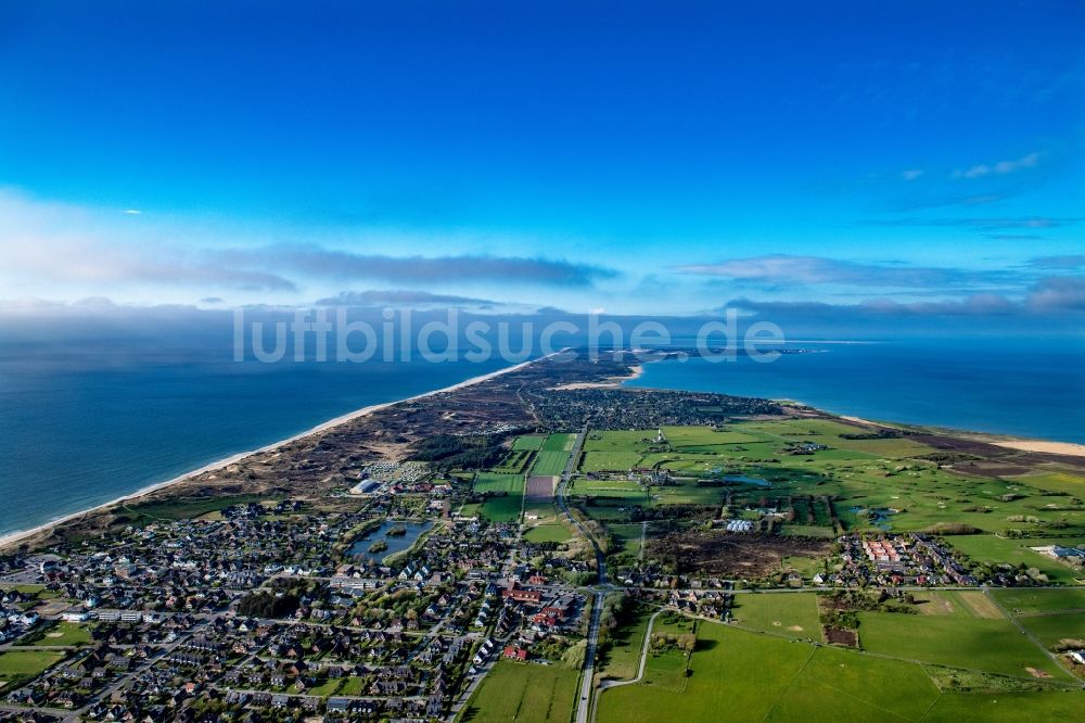 Luftbild Wenningstedt (Sylt) - Ortsansicht an der Meeres-Küste in Wenningstedt (Sylt) auf der Insel Sylt im Bundesland Schleswig-Holstein, Deutschland