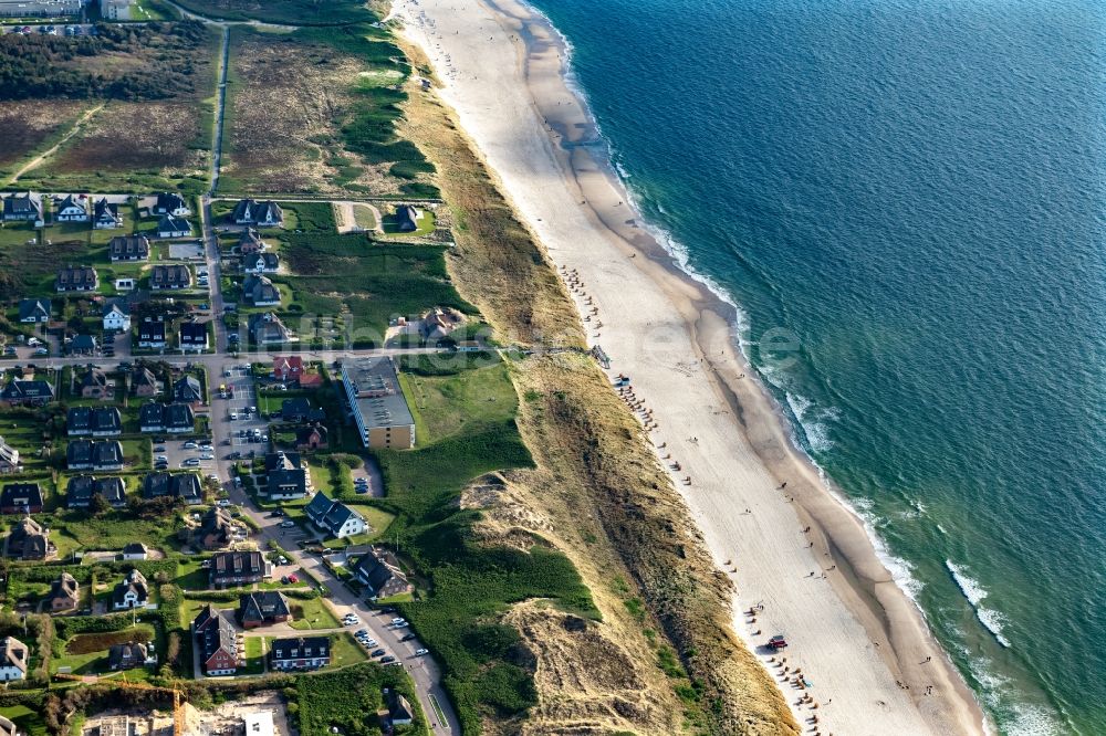 Wenningstedt (Sylt) von oben - Ortsansicht an der Meeres-Küste in Wenningstedt (Sylt) auf der Insel Sylt im Bundesland Schleswig-Holstein, Deutschland