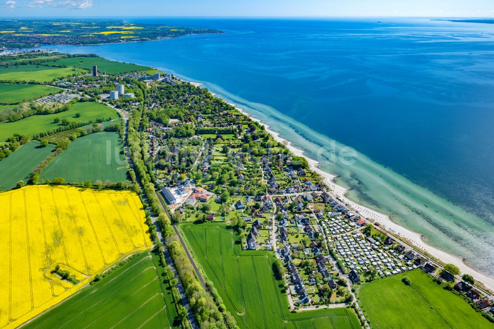 Sierksdorf von oben - Ortsansicht am Meeres- Küstenbereich der Ostsee in Sierksdorf im Bundesland Schleswig-Holstein