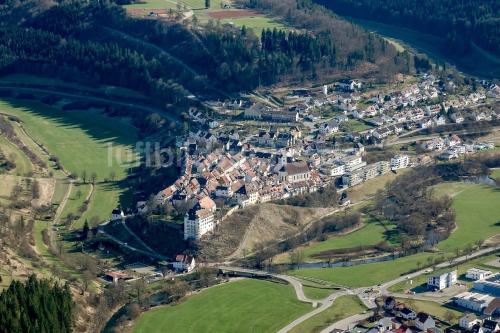 Luftaufnahme Mühlheim an der Donau - Ortsansicht in Mühlheim an der Donau im Bundesland Baden-Württemberg, Deutschland