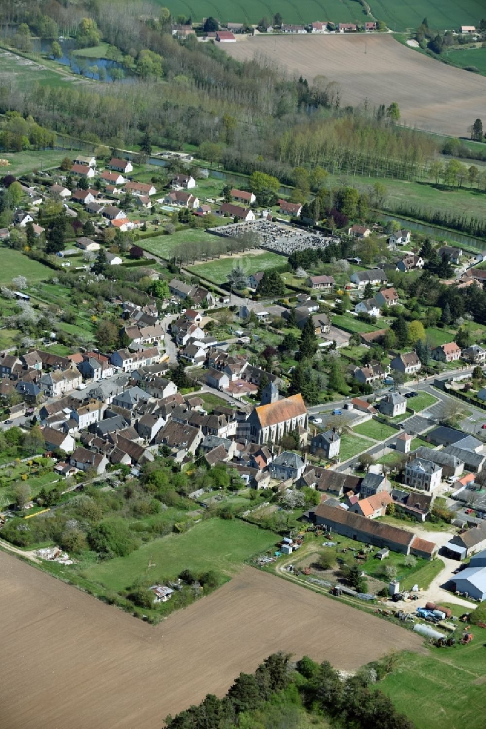 Luftbild Montcresson - Ortsansicht in Montcresson in Centre-Val de Loire, Frankreich