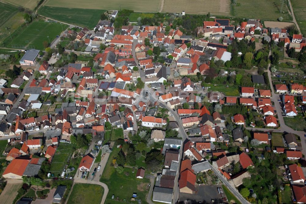 Monzernheim von oben - Ortsansicht von Monzernheim, einer Ortsgemeinde im Landkreis Alzey-Worms in Rheinland-Pfalz