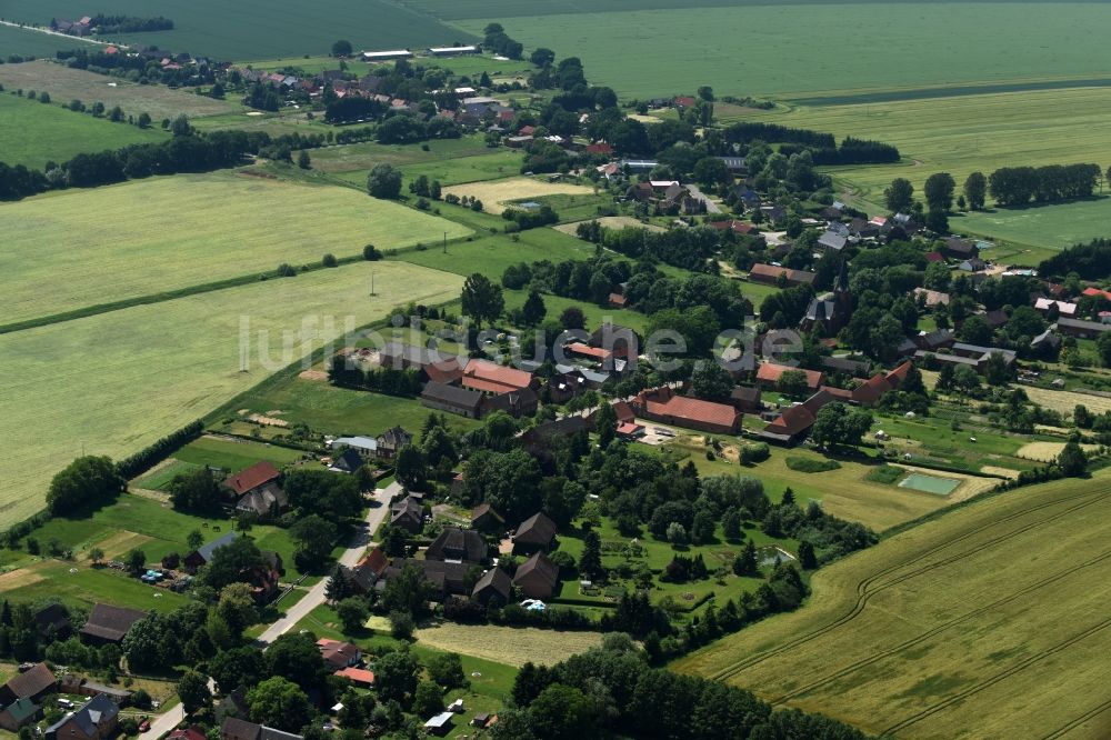 Muchow aus der Vogelperspektive: Ortsansicht in Muchow im Bundesland Mecklenburg-Vorpommern