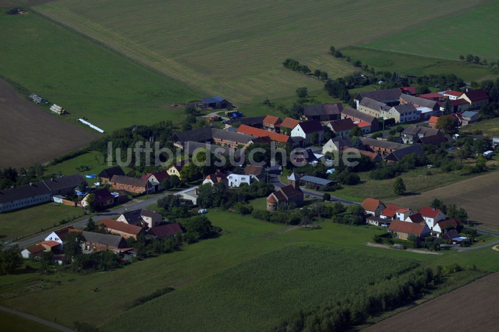 Niederwerbig aus der Vogelperspektive: Ortsansicht in Niederwerbig im Bundesland Brandenburg