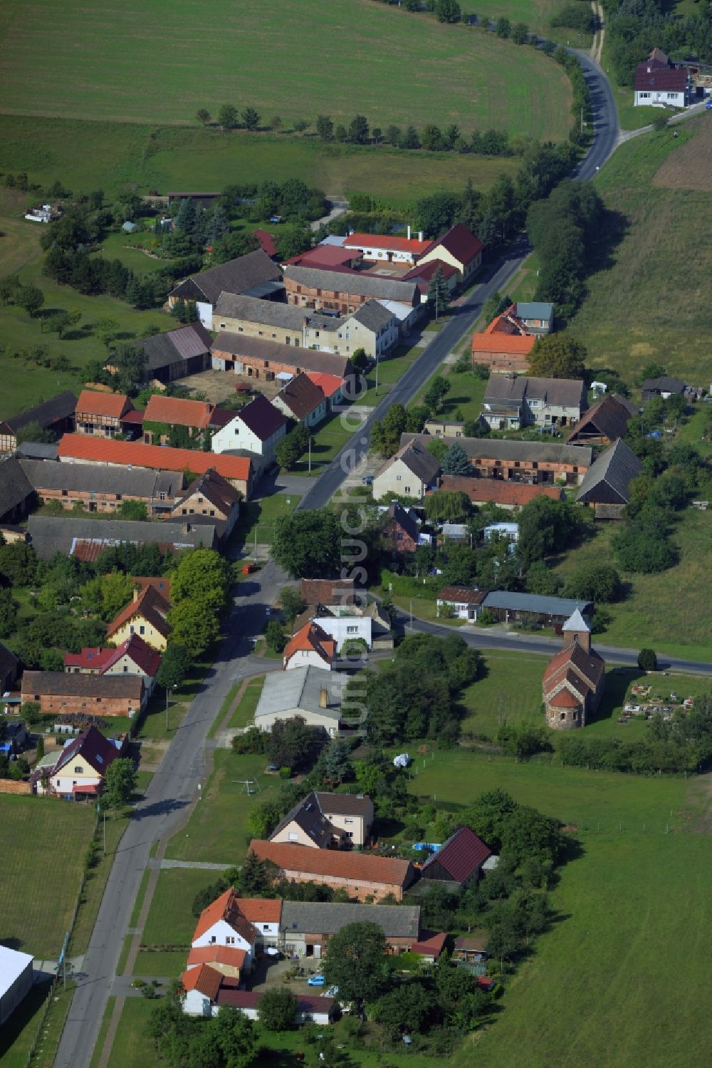 Niederwerbig aus der Vogelperspektive: Ortsansicht in Niederwerbig im Bundesland Brandenburg