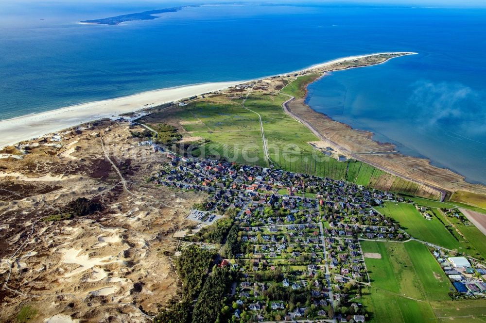 Norddorf von oben - Ortsansicht von Norddorf an der Meeres-Küste der Nordsee der Insel Amrum im Bundesland Schleswig-Holstein, Deutschland