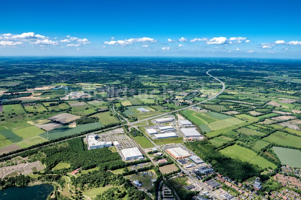 Nützen von oben - Ortsansicht in Nützen im Bundesland Schleswig-Holstein, Deutschland