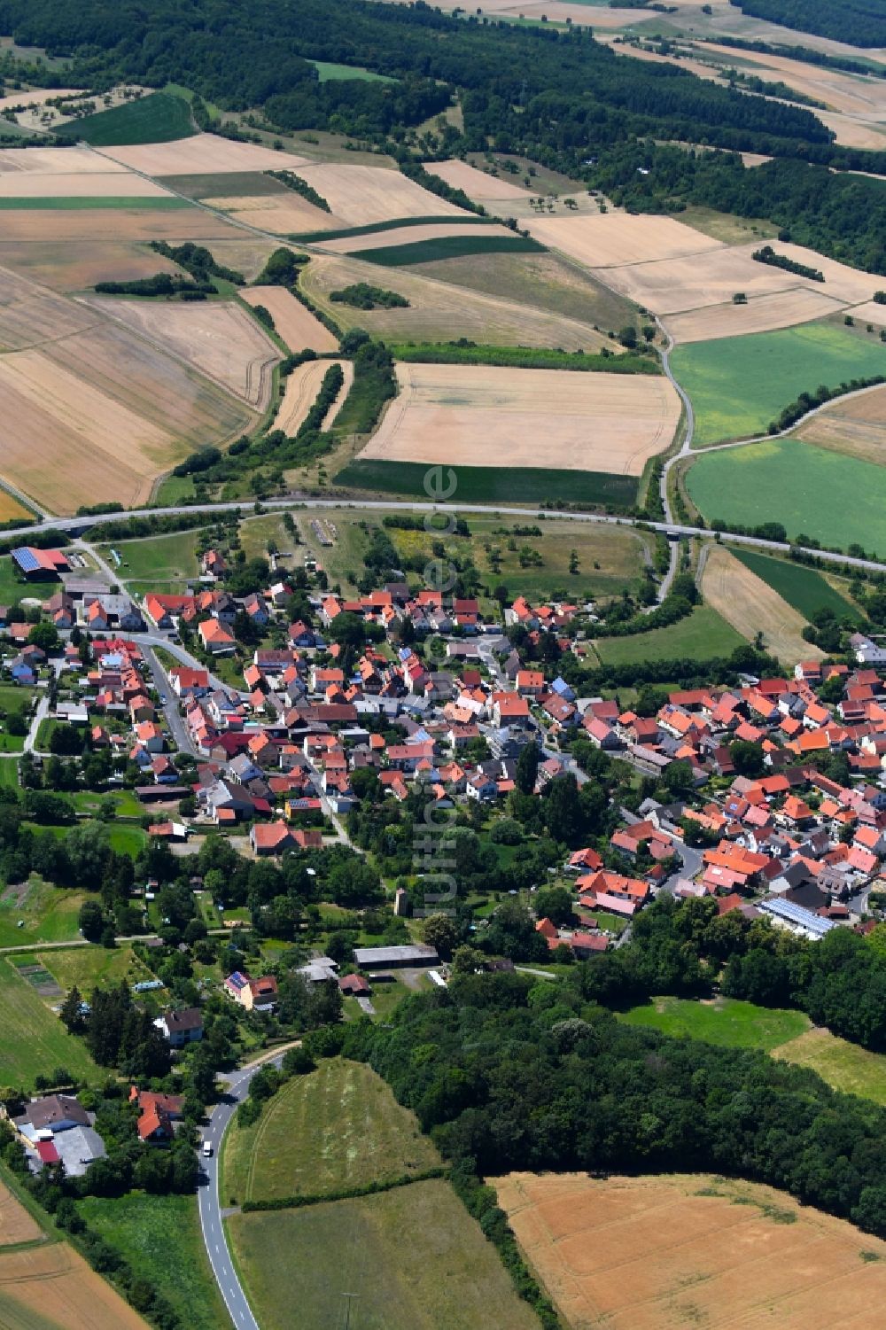 Luftaufnahme Oberlauringen - Ortsansicht in Oberlauringen im Bundesland Bayern, Deutschland