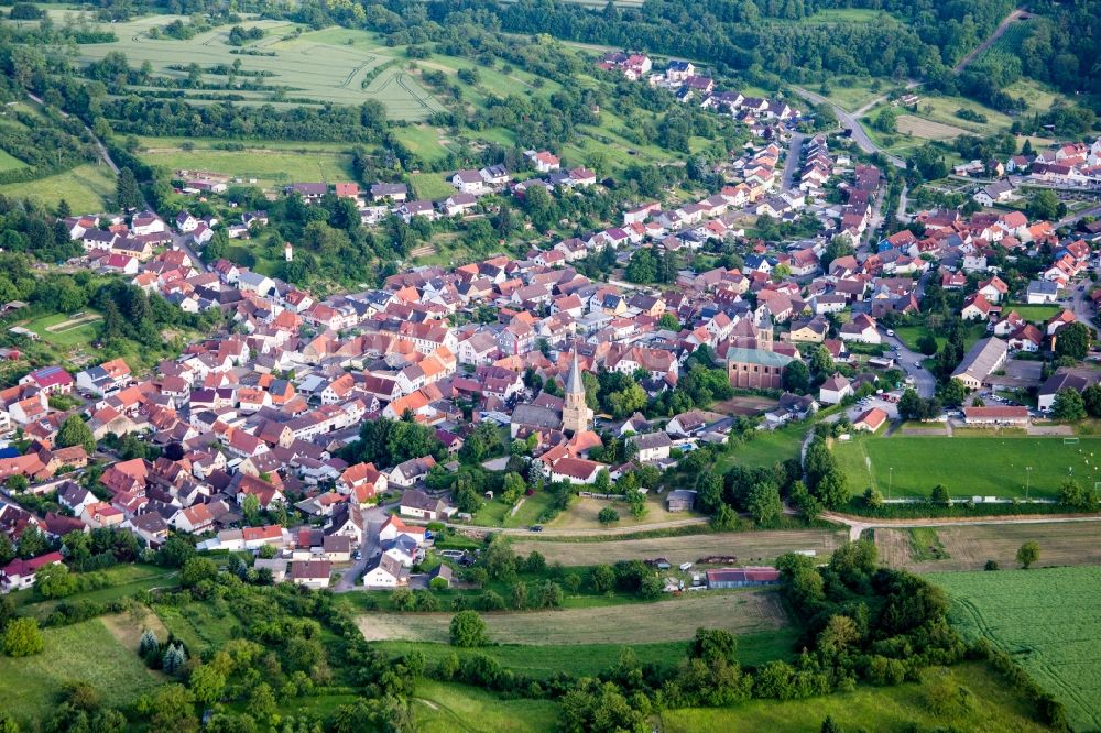 Oberöwisheim aus der Vogelperspektive: Ortsansicht in Oberöwisheim im Bundesland Baden-Württemberg, Deutschland