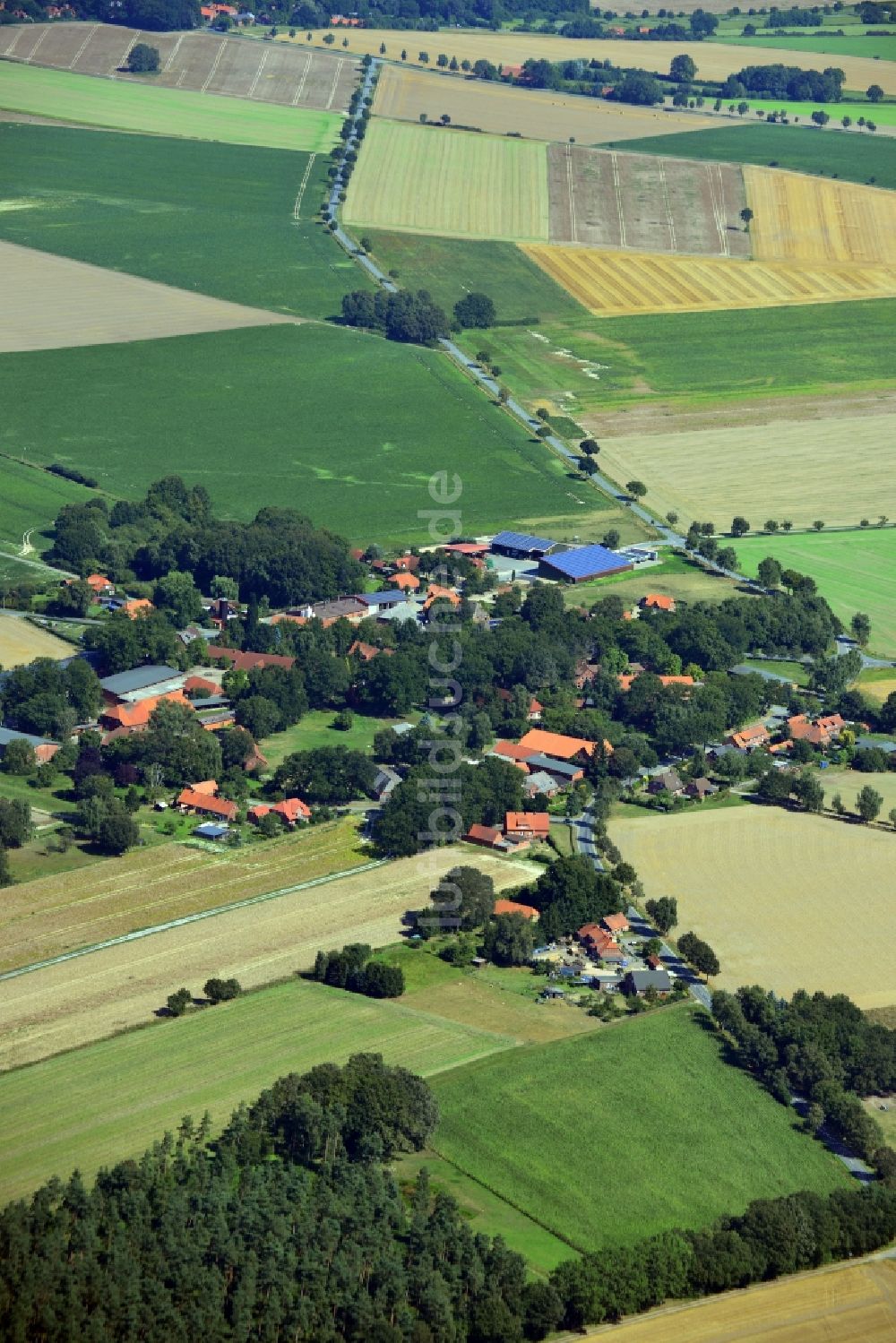 Luftbild Oetzendorf - Ortsansicht von Oetzendorf an der Landstraße der L254 im Bundesland Niedersachsen