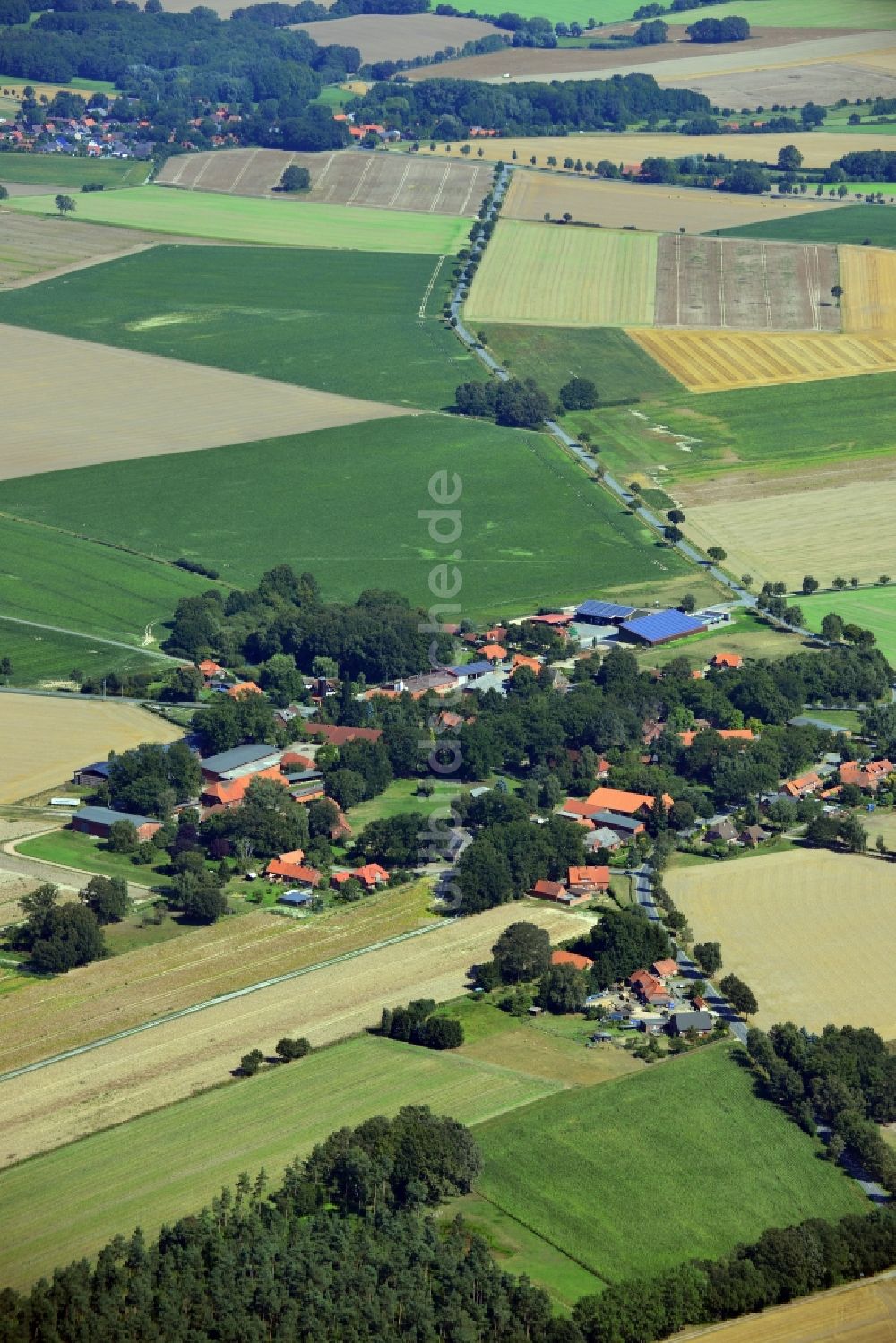 Luftaufnahme Oetzendorf - Ortsansicht von Oetzendorf an der Landstraße der L254 im Bundesland Niedersachsen