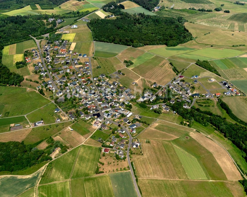 Auderath aus der Vogelperspektive: Ortsansicht der Ortsgemeinde Auderath im Bundesland Rheinland-Pfalz