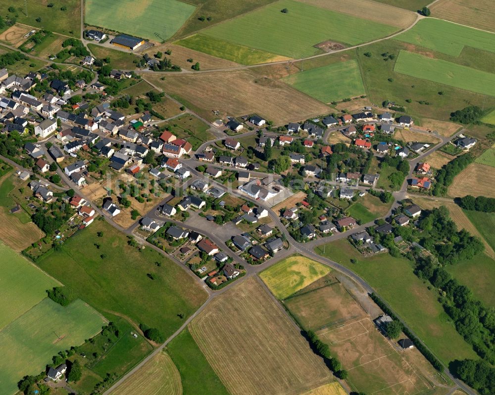 Bergen von oben - Ortsansicht der Ortsgemeinde Bergen im Bundesland Rheinland-Pfalz