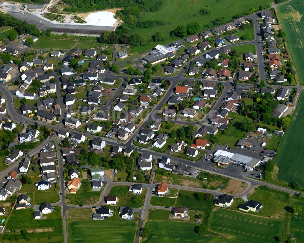 Boden von oben - Ortsansicht der Ortsgemeinde Boden im Bundesland Rheinland-Pfalz