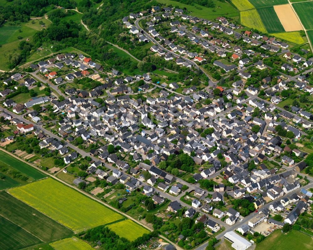 Luftbild Bornich - Ortsansicht der Ortsgemeinde Bornich im Bundesland Rheinland-Pfalz