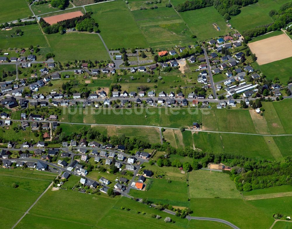 Derschen von oben - Ortsansicht der Ortsgemeinde Derschen im Bundesland Rheinland-Pfalz