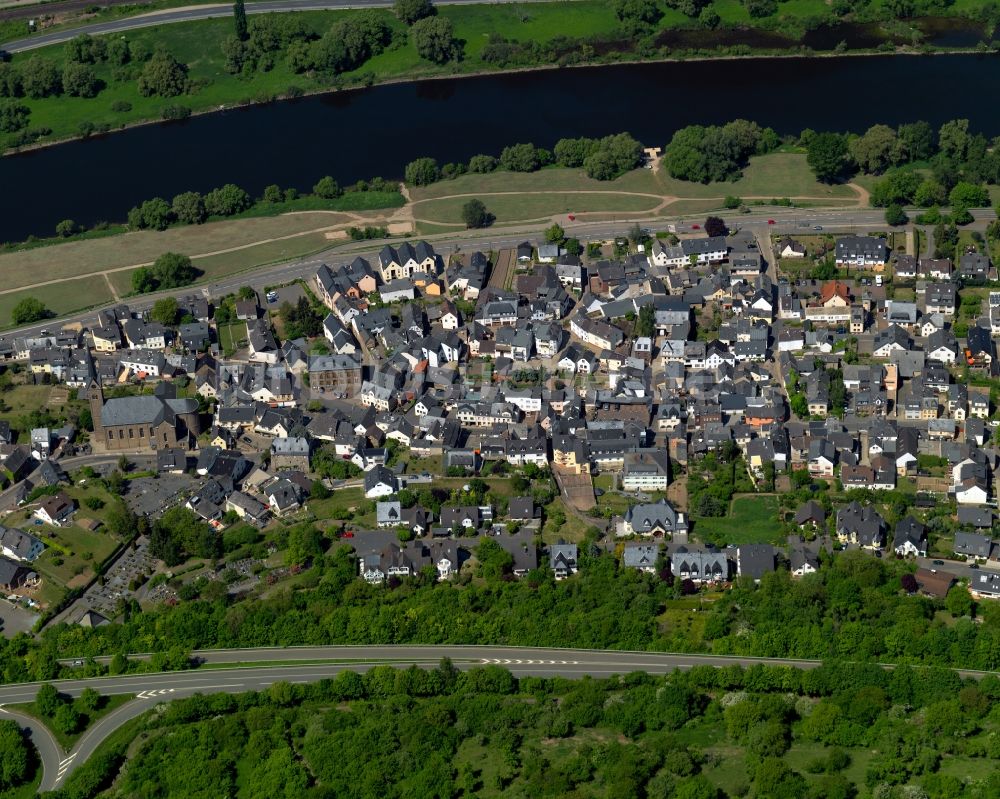 Dieblich von oben - Ortsansicht der Ortsgemeinde Dieblich im Bundesland Rheinland-Pfalz