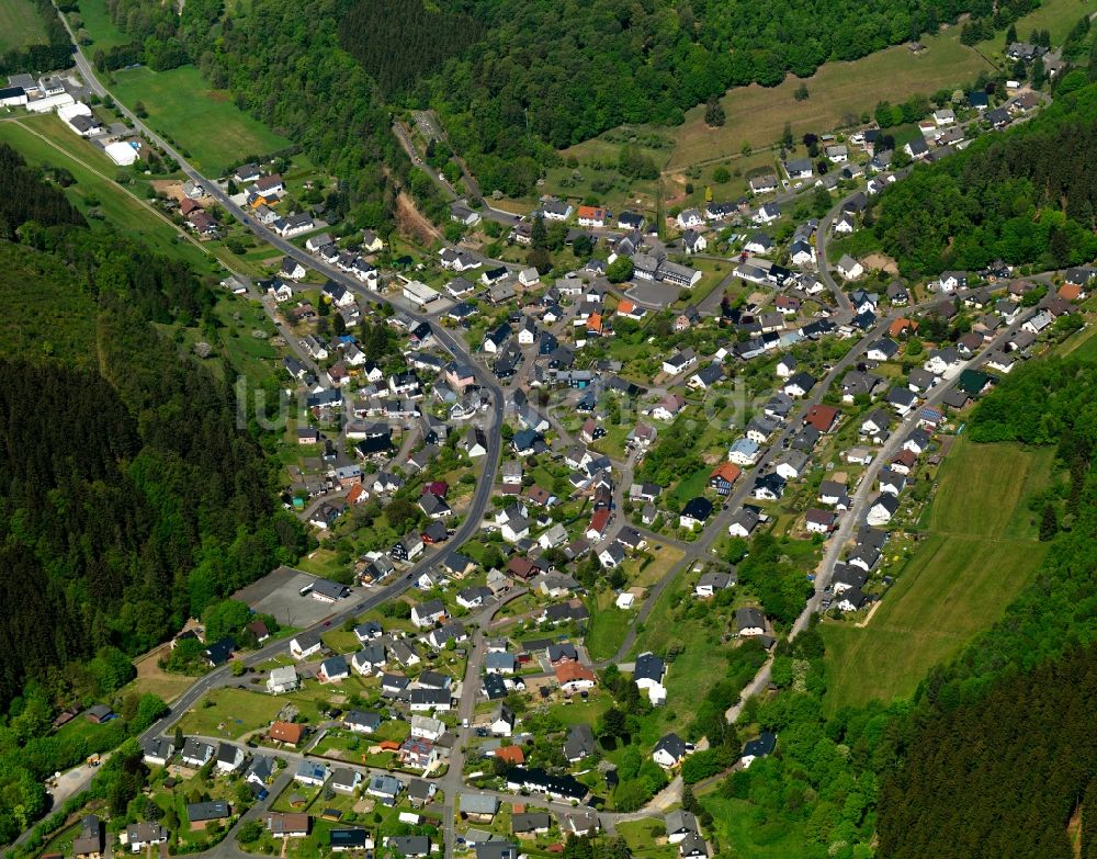 Emmerzhausen aus der Vogelperspektive: Ortsansicht der Ortsgemeinde Emmerzhausen im Bundesland Rheinland-Pfalz