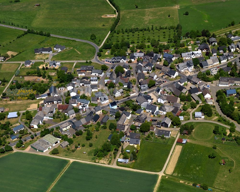 Gödenroth aus der Vogelperspektive: Ortsansicht der Ortsgemeinde Gödenroth im Bundesland Rheinland-Pfalz