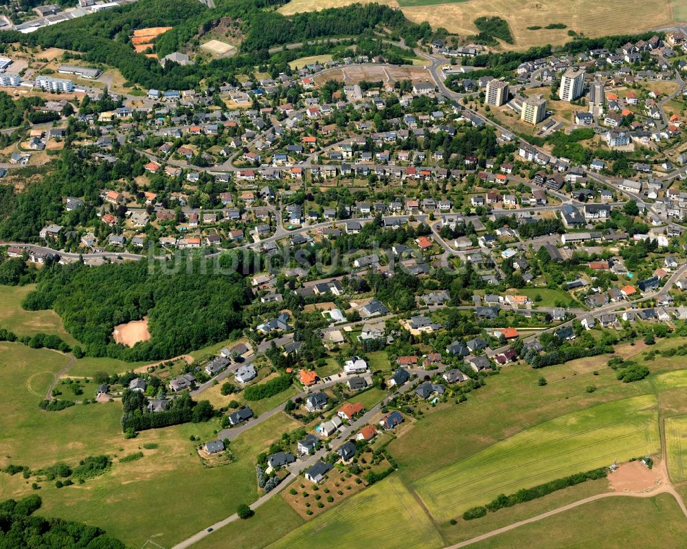 Göttschied von oben - Ortsansicht der Ortsgemeinde Göttschied im Bundesland Rheinland-Pfalz