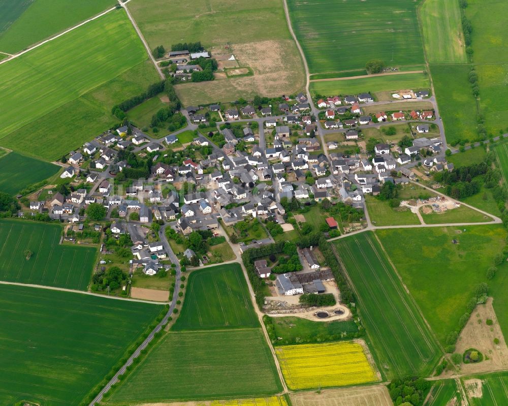 Himmighofen aus der Vogelperspektive: Ortsansicht der Ortsgemeinde Himmighofen im Bundesland Rheinland-Pfalz