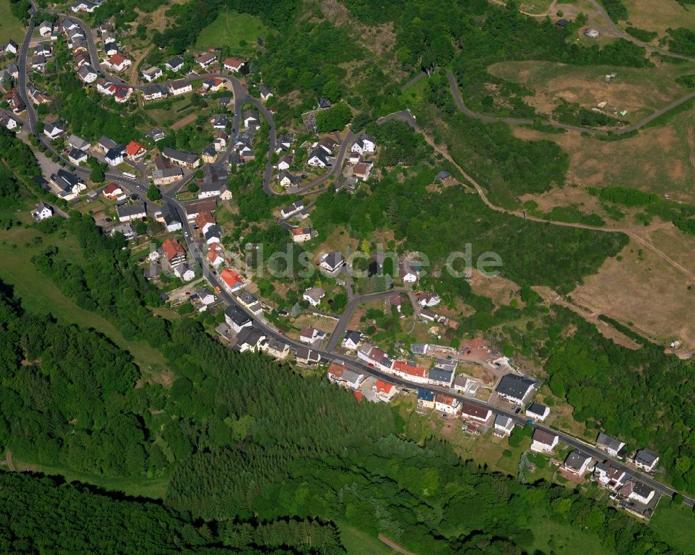 Hintertiefenbach aus der Vogelperspektive: Ortsansicht der Ortsgemeinde Hintertiefenbach im Bundesland Rheinland-Pfalz