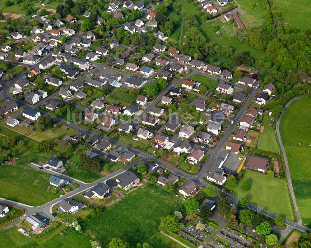 Kaden von oben - Ortsansicht der Ortsgemeinde Kaden im Bundesland Rheinland-Pfalz