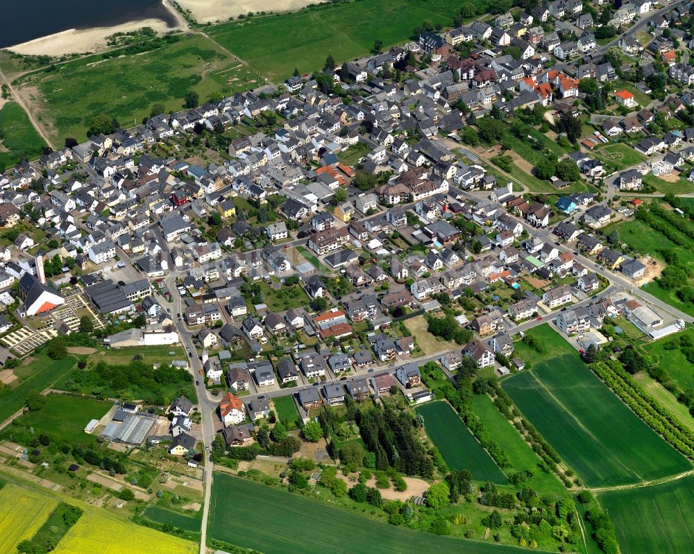 Kaltenengers aus der Vogelperspektive: Ortsansicht der Ortsgemeinde Kaltenengers im Bundesland Rheinland-Pfalz