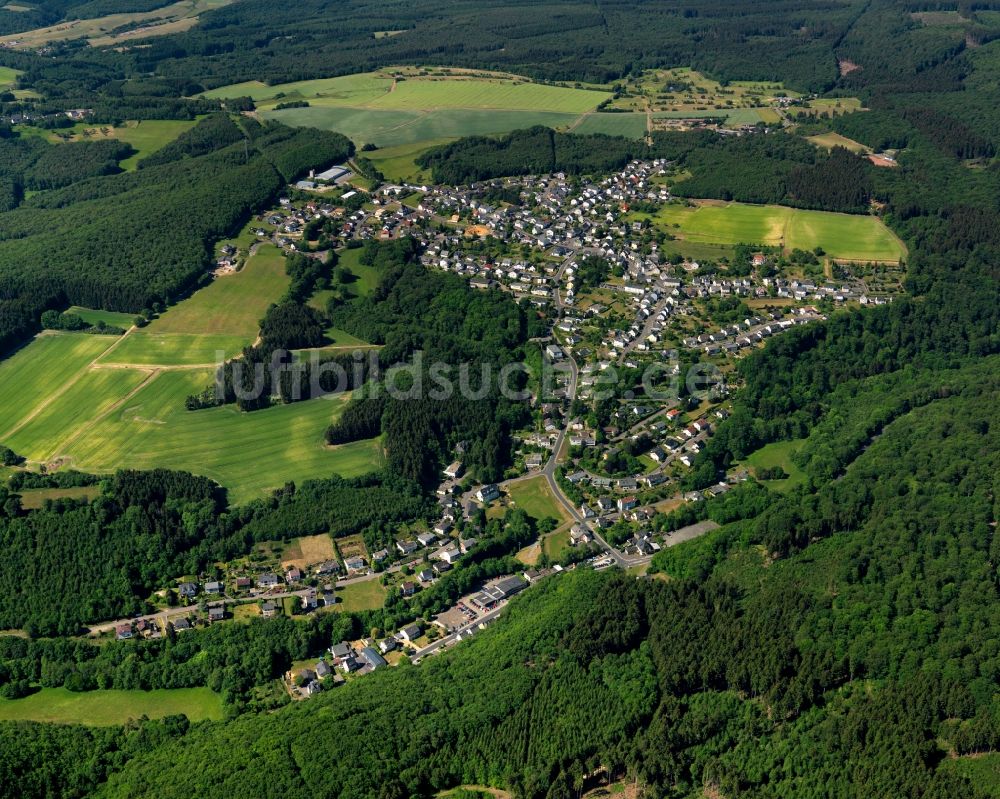 Kirschweiler aus der Vogelperspektive: Ortsansicht der Ortsgemeinde Kirschweiler im Bundesland Rheinland-Pfalz