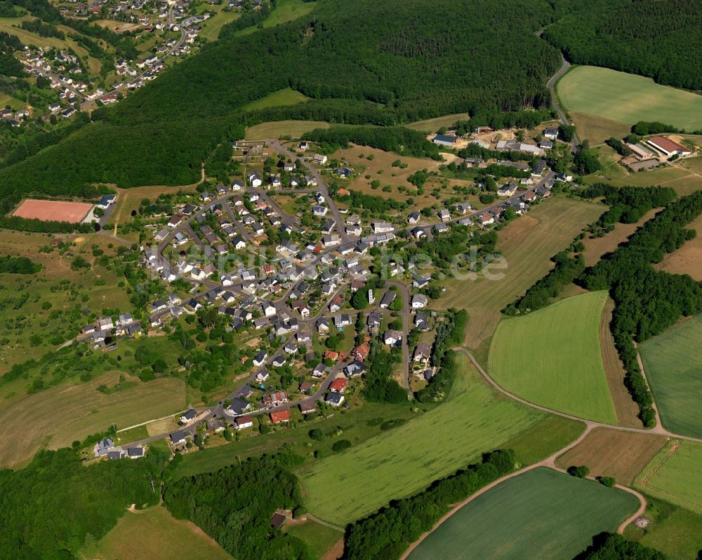 Mackenrodt von oben - Ortsansicht der Ortsgemeinde Mackenrodt im Bundesland Rheinland-Pfalz