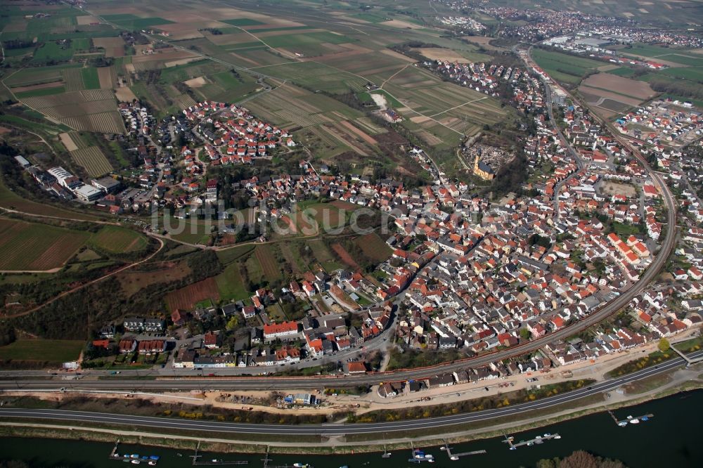 Nackenheim von oben - Ortsansicht der Ortsgemeinde Nackenheim im Bundesland Rheinland-Pfalz