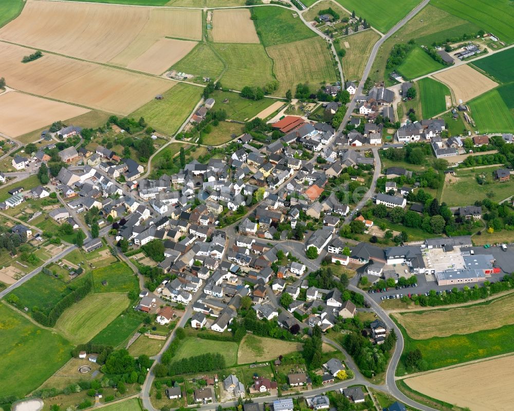 Niederwallmenach von oben - Ortsansicht der Ortsgemeinde Niederwallmenach im Bundesland Rheinland-Pfalz