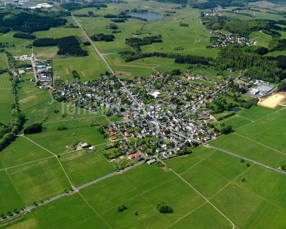 Rehe von oben - Ortsansicht der Ortsgemeinde Rehe im Bundesland Rheinland-Pfalz