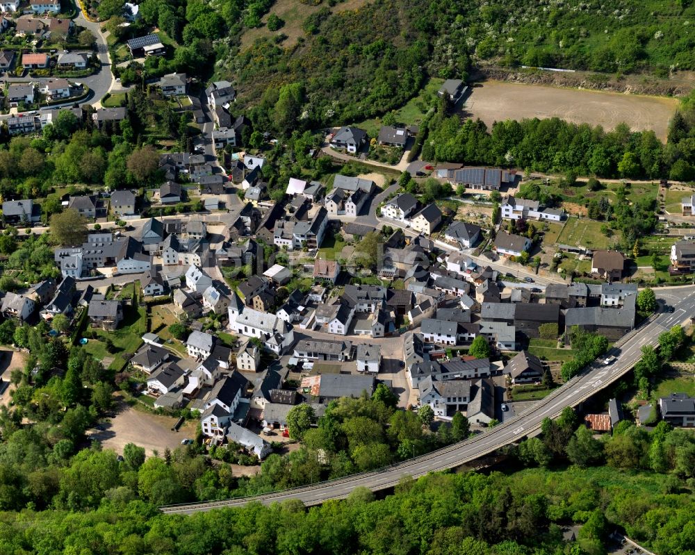 Trimbs von oben - Ortsansicht der Ortsgemeinde Trimbs im Bundesland Rheinland-Pfalz