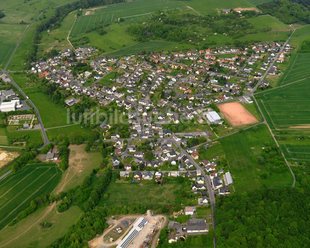 Luftbild Ötzingen - Ortsansicht der Ortsgemeinde Ötzingen im Bundesland Rheinland-Pfalz