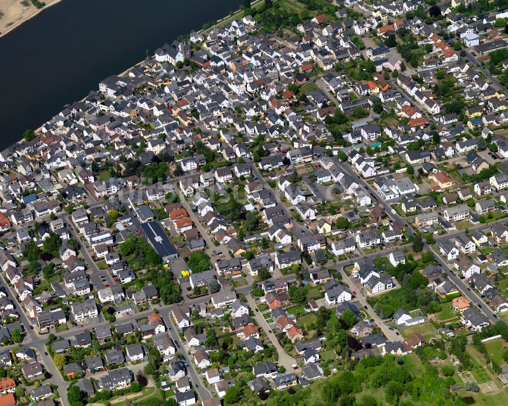 Urmitz von oben - Ortsansicht der Ortsgemeinde Urmitz im Bundesland Rheinland-Pfalz