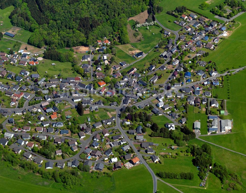 Weitefeld aus der Vogelperspektive: Ortsansicht der Ortsgemeinde Weitefeld im Bundesland Rheinland-Pfalz