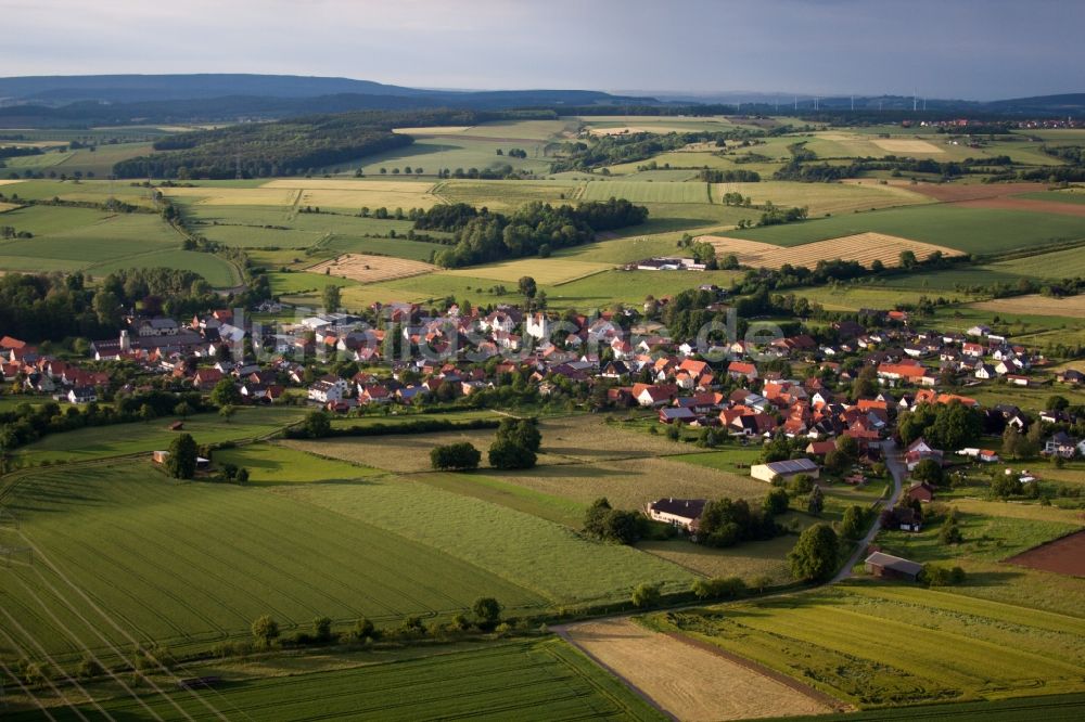 Brakel aus der Vogelperspektive: Ortsansicht im Ortsteil Bökendorf in Brakel im Bundesland Nordrhein-Westfalen