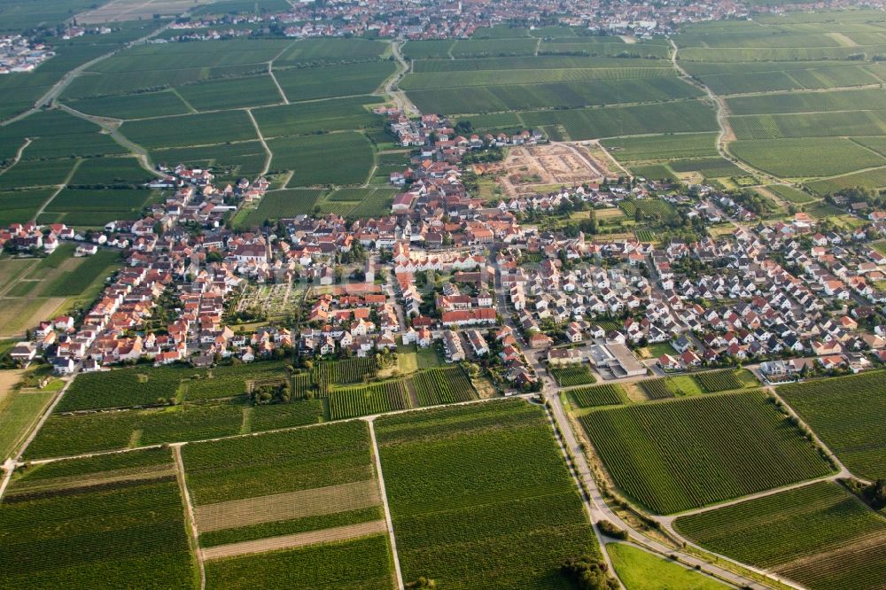 Neustadt an der Weinstraße von oben - Ortsansicht im Ortsteil Diedesfeld in Neustadt an der Weinstraße im Bundesland Rheinland-Pfalz