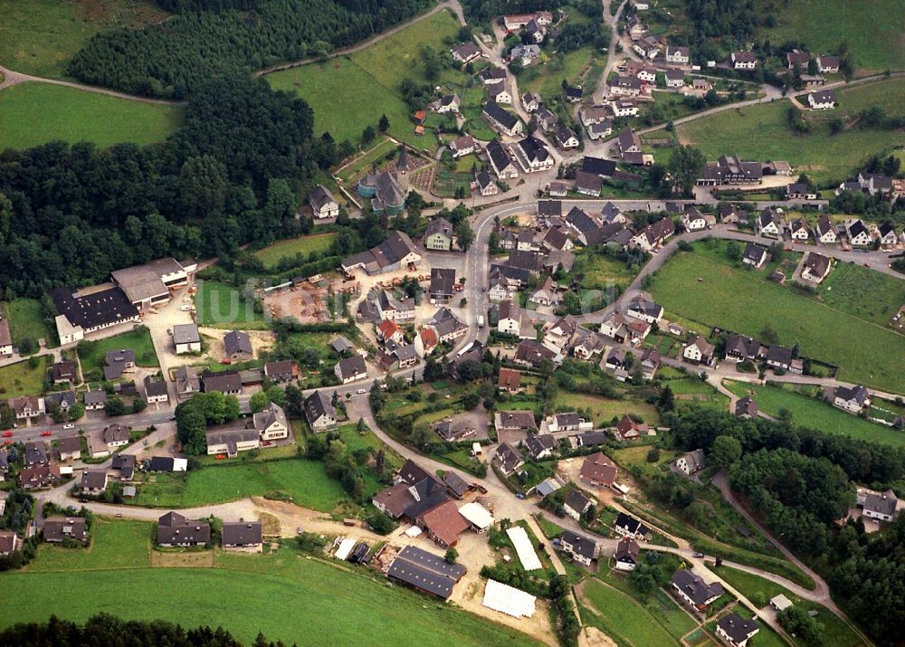 Lennestadt von oben - Ortsansicht im Ortsteil Kirchveischede in Lennestadt im Bundesland Nordrhein-Westfalen