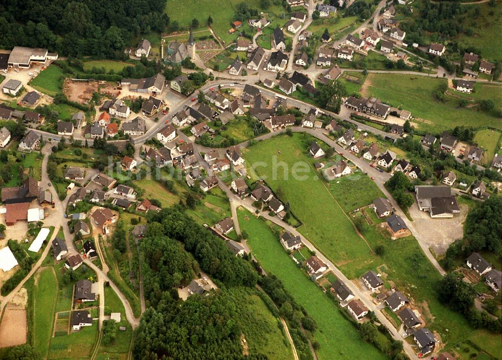 Luftbild Lennestadt - Ortsansicht im Ortsteil Kirchveischede in Lennestadt im Bundesland Nordrhein-Westfalen