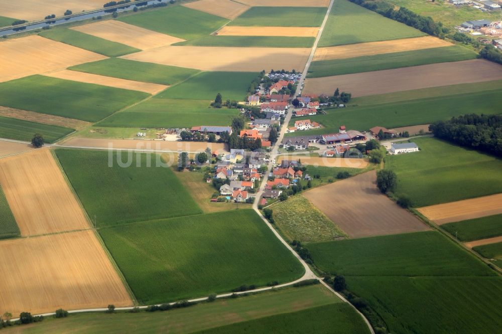 Wartenberg von oben - Ortsansicht im Ortsteil Manhartsdorf in Wartenberg im Bundesland Bayern, Deutschland