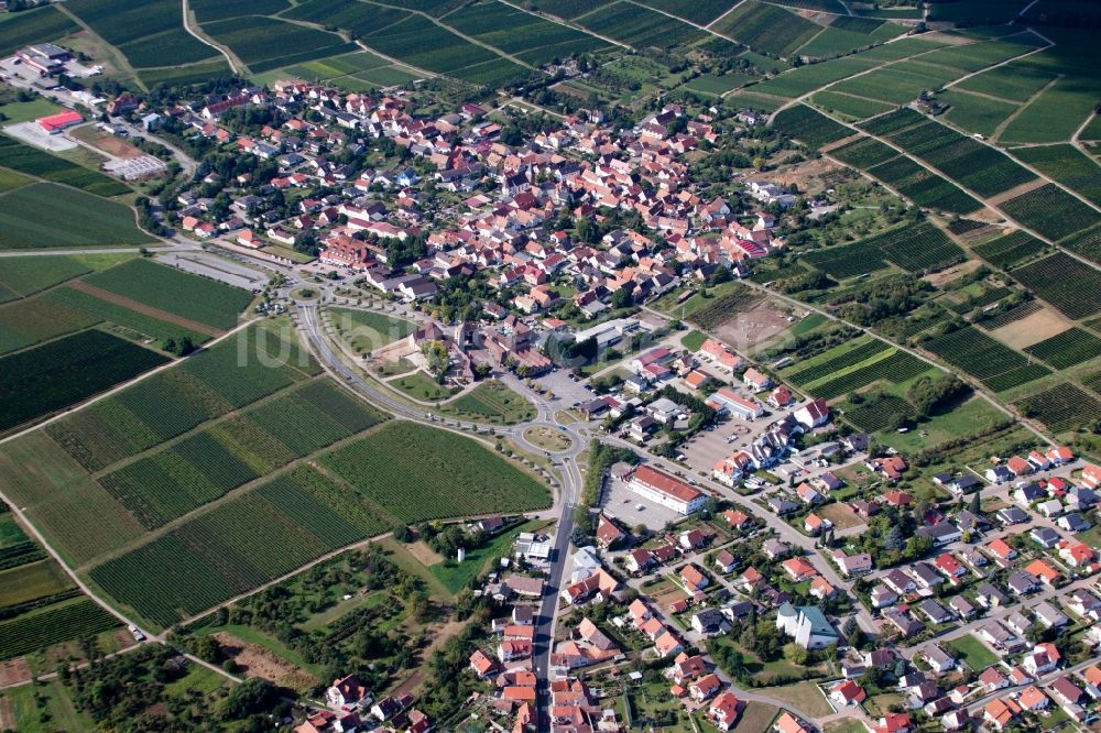 Schweigen-Rechtenbach von oben - Ortsansicht im Ortsteil Rechtenbach in Schweigen-Rechtenbach im Bundesland Rheinland-Pfalz