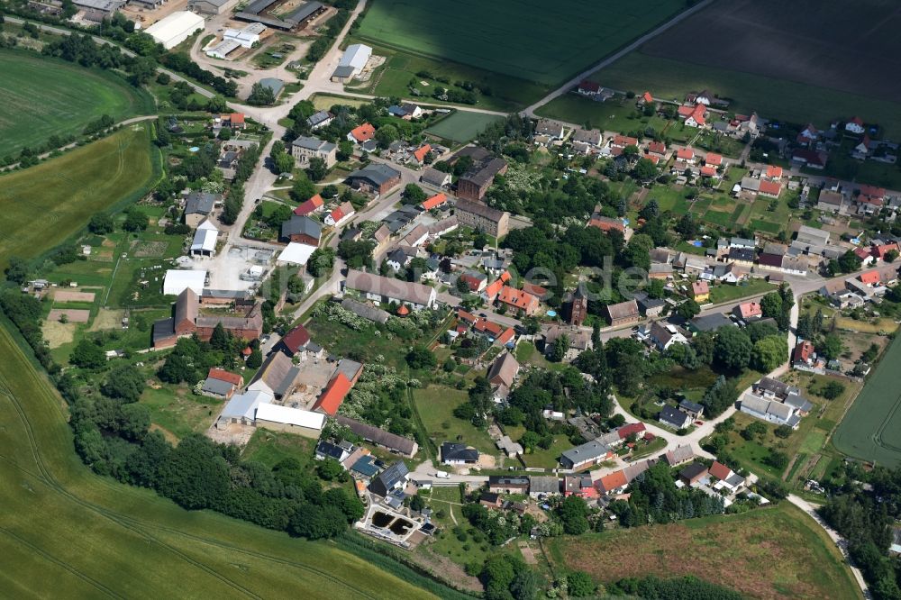 Nienburg (Saale) von oben - Ortsansicht vom Ortsteil Wedlitz in Nienburg (Saale) im Bundesland Sachsen-Anhalt