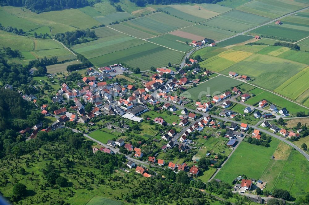 Ostheim aus der Vogelperspektive: Ortsansicht in Ostheim im Bundesland Hessen, Deutschland